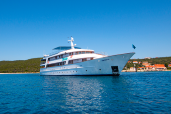 Cruising Solo: The Best Cruises for Single Seniors